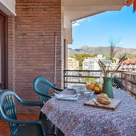 Central Beach Apartment With Free Parking And Pool Марбеля Екстериор снимка