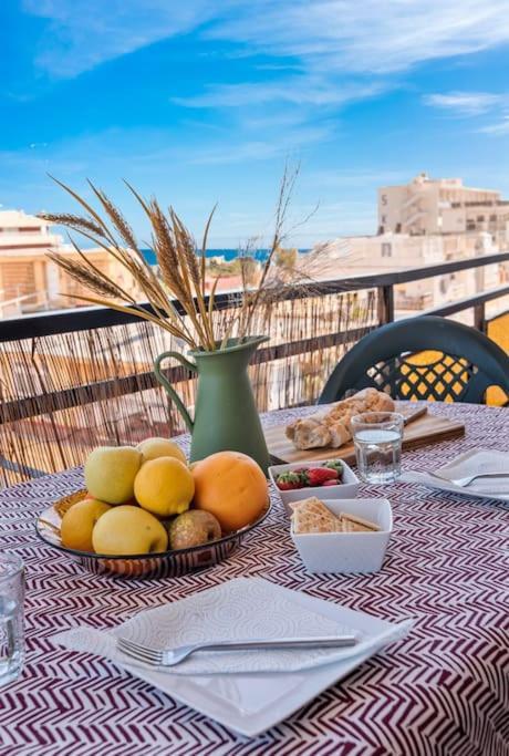 Central Beach Apartment With Free Parking And Pool Марбеля Екстериор снимка