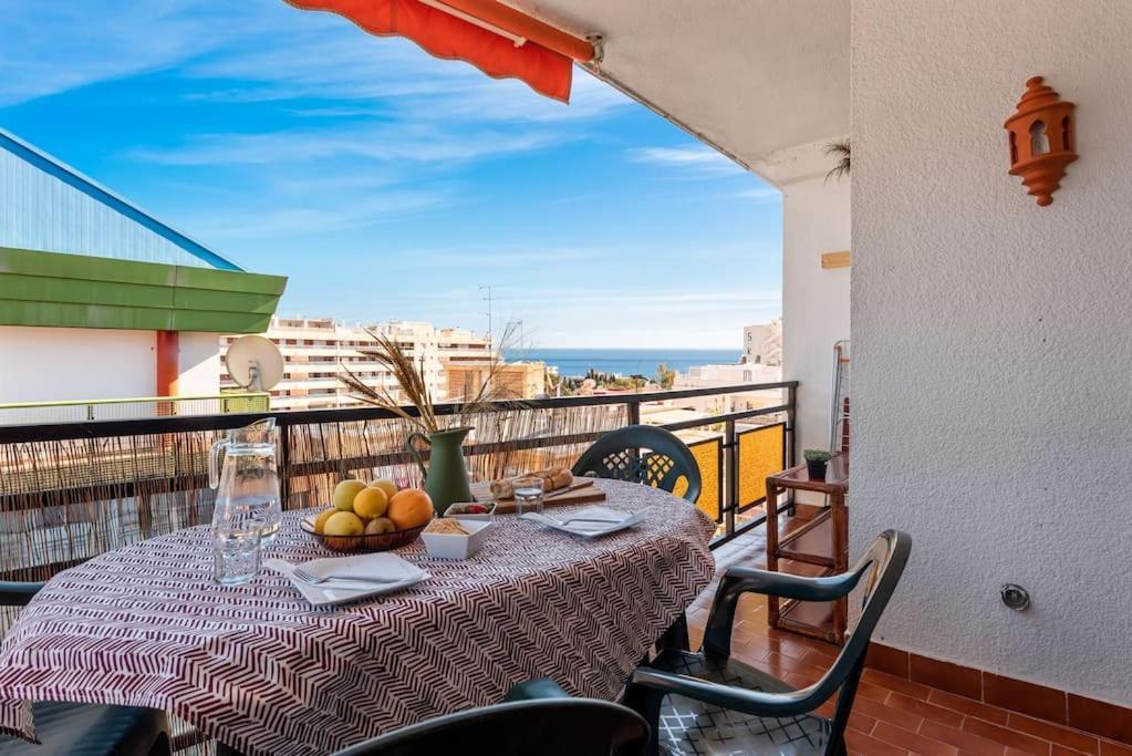 Central Beach Apartment With Free Parking And Pool Марбеля Екстериор снимка