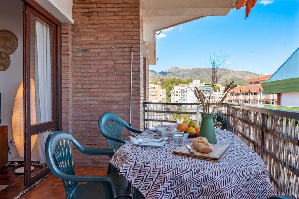 Central Beach Apartment With Free Parking And Pool Марбеля Екстериор снимка